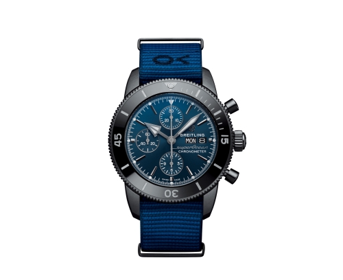 Montre Breitling Avenger Superocean Héritage Chronograph Outerknown automatique cadran bleu bracelet Fil Econyl bleu 44 mm