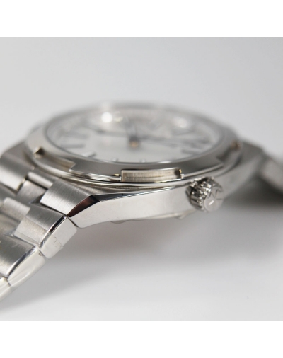 Montre Vacheron Constantin Overseas automatique cadran argent bracelet acier 41 mm
