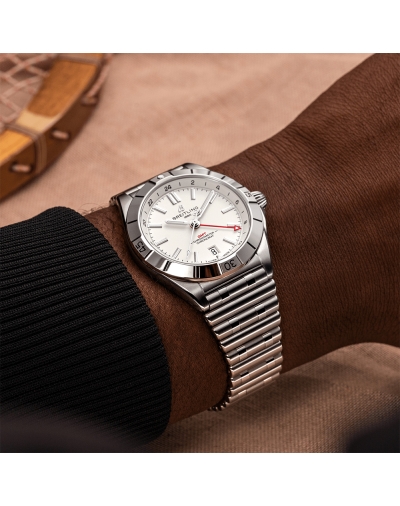 Montre Breitling Chronomat GMT automatique cadran blanc bracelet acier 40 mm
