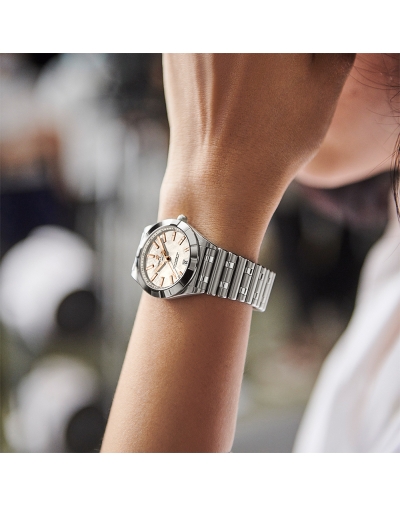 Montre Breitling Chronomat SuperQuartz™ cadran nacre blanche index diamants bracelet acier 32 mm