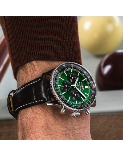 Montre Breitling Navitimer B01 Chronograph automatique cadran vert bracelet en cuir d’alligator noir 46 mm