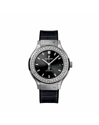 Montre Hublot Classic Fusion Titanium Diamonds automatique cadran noir bracelet cuir d'alligator noir 38 mm