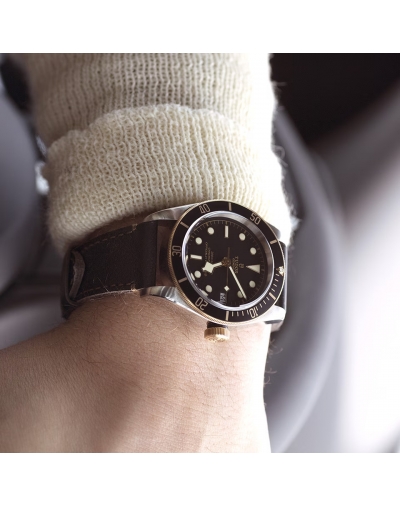 Montre Tudor Black Bay S&G automatique cadran noir bracelet cuir brun 41 mm