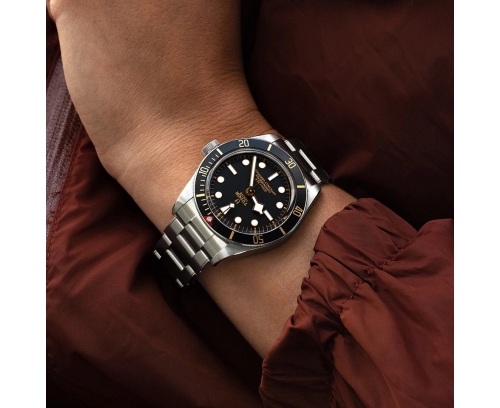 Montre Tudor Black Bay Fifty-Eight automatique cadran noir bracelet acier 39 mm