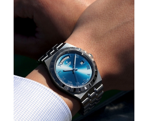 Montre Tudor Royal automatique cadran bleu index diamants bracelet acier 41 mm