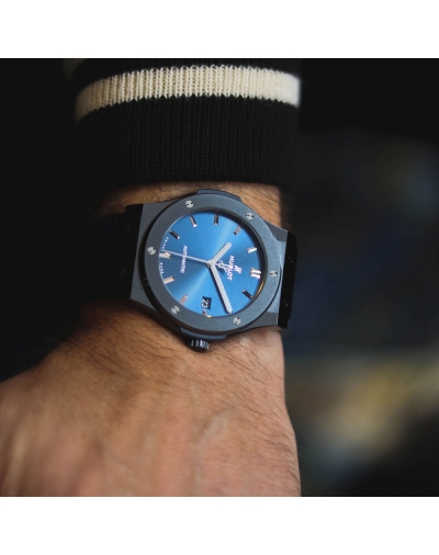 Montre Hublot Classic Fusion automatique cadran bleu soleil bracelet cuir bleu 42 mm