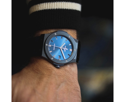 Montre Hublot Classic Fusion automatique cadran bleu soleil bracelet cuir bleu 42 mm