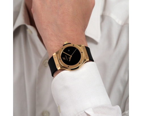 Montre Hublot Classic Fusion automatique cadran noir bracelet caoutchouc noir 42 mm