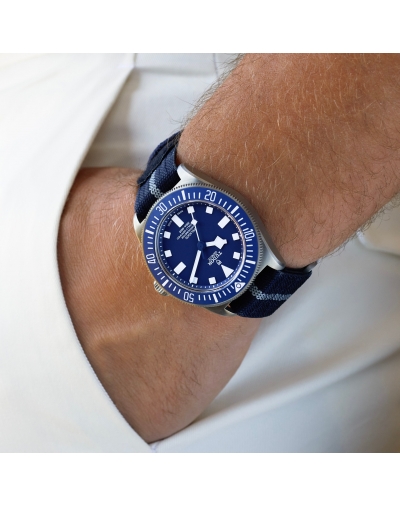 Montre Tudor Pelagos FXD Marine Nationale automatique cadran bleu bracelet tissu bleu 42 mm