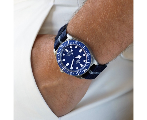 Montre Tudor Pelagos FXD Marine Nationale automatique cadran bleu bracelet tissu bleu 42 mm