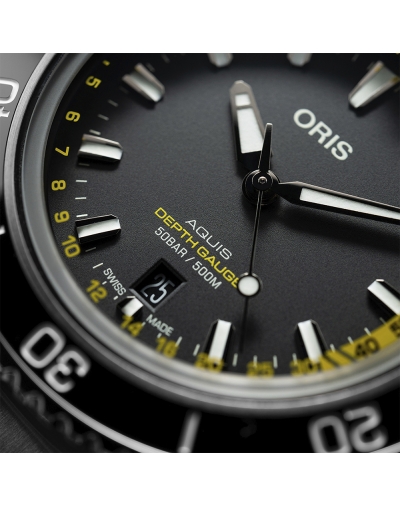 Montre Oris Aquis Depth Gauge automatique cadran noir bracelet acier 45,80 mm