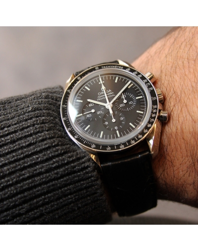 Montre Omega Speedmaster Moonwatch Chronograph 2018 mouvement manuel acier cadran noir bracelet cuir 42mm