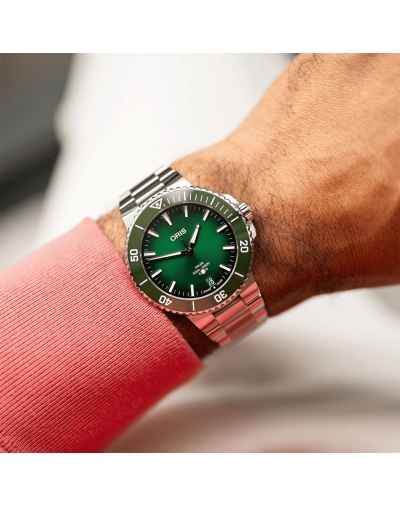 Montre Oris Aquis Date Calibre 400 automatique cadran vert bracelet acier 43,50 mm