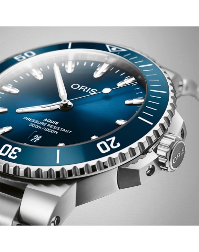 Montre Oris Aquis Date automatique cadran bleu bracelet acier 43,50 mm