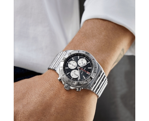 Montre Breitling Chronomat B01 automatique cadran noir bracelet acier inoxydable 42 mm