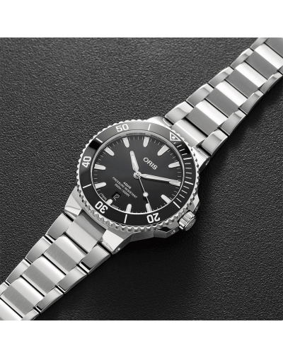 Montre Oris Date automatique cadran noir bracelet acier 41,50mm
