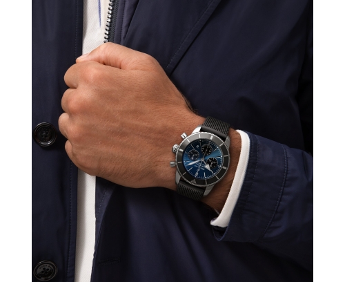 Montre Breitling Superocean Heritage B01 Chronograph cadran bleu Blackeye bracelet Aero Classic 44 mm