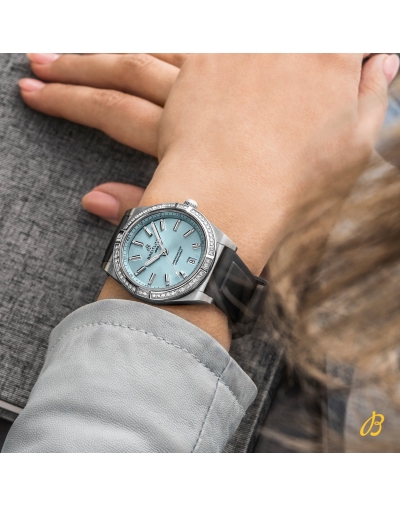 Montre Breitling Chronomat automatique cadran bleu glacier index diamants bracelet caoutchouc noir 36 mm